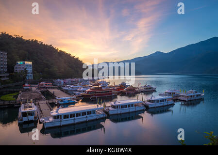 Sonnenaufgang am Sun Moon Lake in nantou, Taiwan Stockfoto