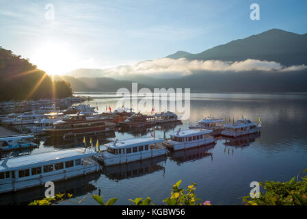 Sonnenaufgang am Sun Moon Lake in nantou, Taiwan Stockfoto