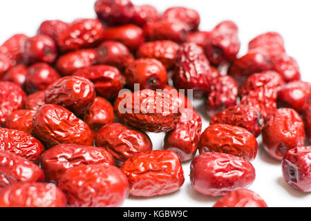 Chinesische Jujube, getrocknete rote Datum Obst auf Weiß Stockfoto