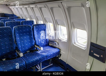 Leere Sitzreihen in Verkehrsflugzeugen, Kabine Stockfoto