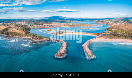 Antenne Panorama der schönen Küstenstadt narooma, NSW, Australien Stockfoto