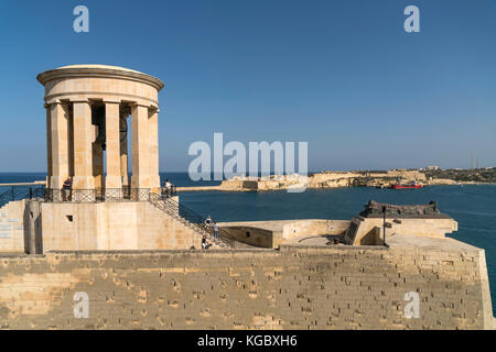 Siege bell Memorial und Fort rikasoli, Valletta, Malta | Siege bell Memorial und Fort rikasoli, Valletta, Malta Stockfoto