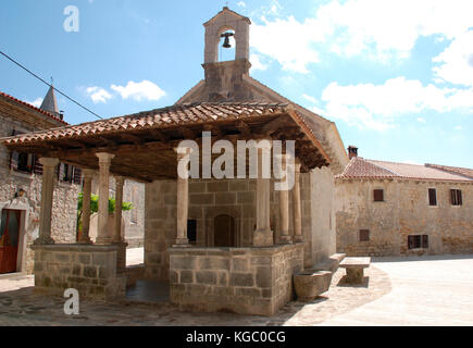 Die heilige Maria Kirche, auch als die Kirche der Mutter Gottes auf dem Platz bekannt, in der historischen Stadt Pula in Istrien, Kroatien. Stockfoto