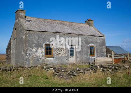 Alten, verlassenen, einsamen Haus renovierungsbedürftig, Valentia Island, Co.Kerry, Irland Stockfoto