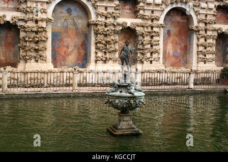 Quecksilber Quecksilber Brunnen, Teich, der Alcazar von Sevilla, Spanien Stockfoto