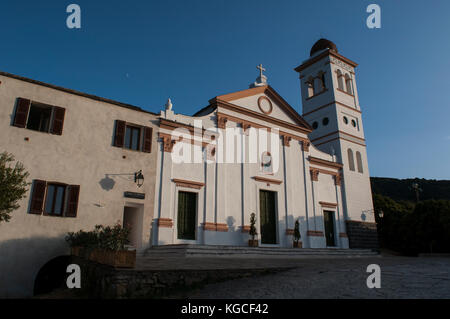 Korsika: Die ehemalige 17. Jahrhundert Kloster der Heiligen Maria von der Geburt Christi in botticella, zuerst durch Kapuziner Mönche und heute belegt in Rathaus gedreht Stockfoto