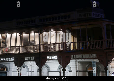 Balkon in der Nacht Stockfoto