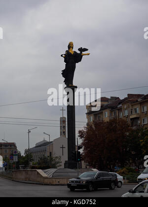 Die Statue von Sveta Sofia in der Mitte der Straße in Sofia Stadt. Stockfoto