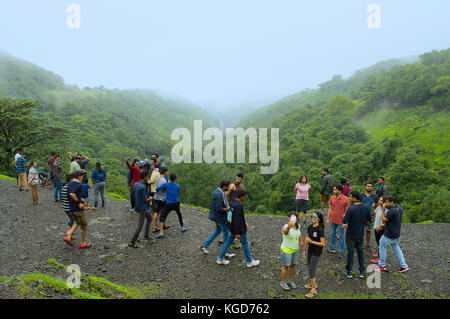 Menschen Spaß an tamhini Ghat, Pune, Maharashtra Stockfoto
