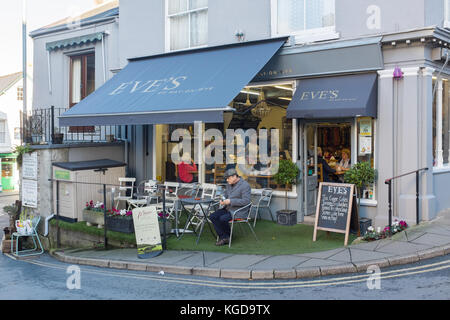 Eve's Cafe an der Ecke der Castle Street in Hay-on-Wye Stockfoto