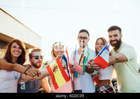 Gruppe von glücklich, Freunde, Party auf dem Dach Stockfoto