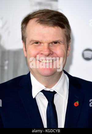 Rob Stringer, CEO von Sony Music Entertainment, nimmt am Music Industry Trusts Award für gemeinnützige Organisationen Nordoff Robbins und Brit Trust im Grosvenor House Hotel in London Teil. DRÜCKEN Sie VERBANDSFOTO. Bilddatum: Montag, 6. November 2017. Siehe PA Story SHOWBIZ Awards. Bildnachweis sollte lauten: Ian West/PA Wire. Stockfoto