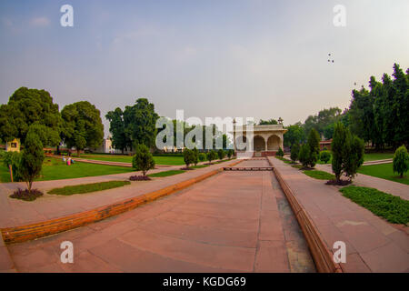 Delhi, Indien - 25. September 2017: Im freien Der sawan oder bhadon Pavillon in Hayat baksh bagh von Red Fort in Delhi, Fischaugen-Effekt Stockfoto