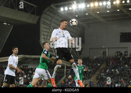 In Deutschland Sandro Wagner (9) in Aktion gegen Nordirland im Windsor Park von Belfast, 05. Oktober 2017. Stockfoto