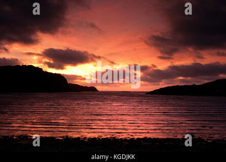 Sonne über Loch Kirkaig - Inverkirkaig Stockfoto