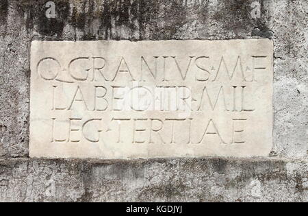 Antike lateinische Inschrift in der Via Appia von Rom, Italien Stockfoto