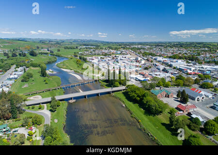 Mataura River, Gore, Southland, Südinsel, Neuseeland - drone Antenne Stockfoto