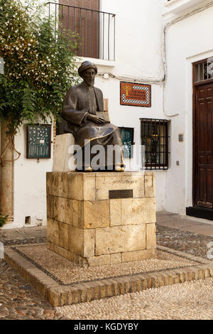 Statue von Moses Maimonides oder Rambam im jüdischen Viertel in Cordoba Spanien Stockfoto