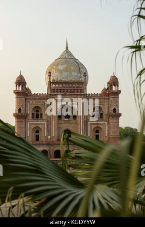 Safdarjung Grab ist ein Sandstein und Marmor Mausoleum in Delhi, Indien. Es wurde 1754 in den späten Mughal Empire Stil für Nawab Safdarjung gebaut. Stockfoto