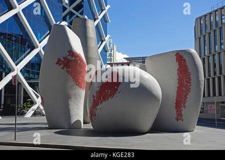 'Anemone' Skulptur im Jahr 2009 von Anton James, Barangaroo, Sydney, NSW, Australien erstellt. Vier der 'sHapes' Lüftungsschlitze aus einem Keller, Parkplatz verbergen. Stockfoto