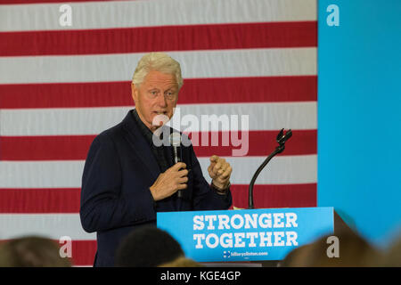 Reading, PA - Oktober 28, 2016: Der ehemalige US-Präsident Clinton Kampagnen auf ein Demokrat Rallye für seine Frau Hillary an Albright College. Stockfoto