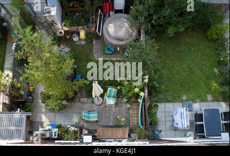 Aeiral Blick auf eine kleine Vorstadt Garten in Wien Stockfoto