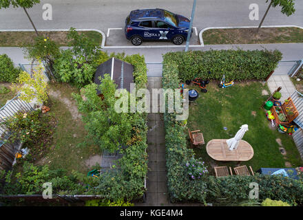 Aeiral aussicht auf zwei benachbarten kleinen suburban Gärten in Wien Stockfoto