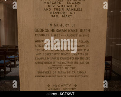 Gedenktafel Babe Ruth in Memorial Hall, Basilika Nationalheiligtum der Unbefleckten Empfängnis in Washington DC, USA. Stockfoto