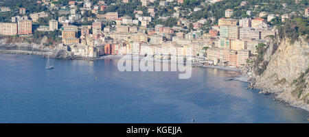 Camogli schönes Dorf mit typischen schmalen Haus auf der ligurischen Küste neben Portofino Stockfoto