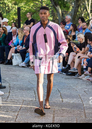 Lissabon fashion week bin odalisboa' 2017 - duarte - Catwalk mit: Modell, wo: Lissabon, Lisboa, Portugal Wann: 06 Okt 2017 Credit: Rui m Leal/wenn.com Stockfoto