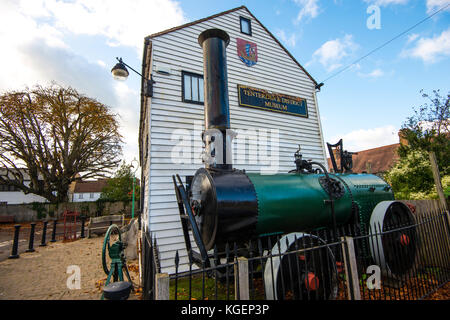 Blick auf Tenterden mit Museum, Kirchen, Antiquitätenläden und Rathaus. Es liegt in Kent und es gibt ein schönes Wanderland. Stockfoto