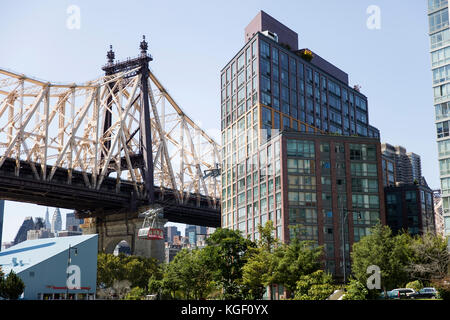 NEW YORK, USA - 30. AUGUST 2017: Detail der Queensboro Bridge in New York. Die Brücke wurde bei 1909 eröffnet und hat eine Länge von 1135 m. Stockfoto