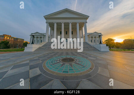 Virginia State Capitol Building in Richmond bei Sonnenaufgang Stockfoto