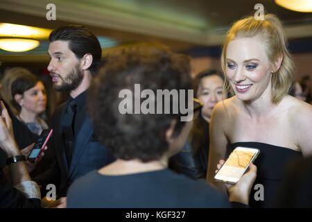 New York, NY, USA. November 2017. Ben Barnes, Deborah Ann Woll bei Ankunft für Marvels THE PUNISHER Series Premiere auf Netflix, AMC Loews 34th Street 14, New York, NY 6. November 2017. Quelle: Steven Ferdman/Everett Collection/Alamy Live News Stockfoto