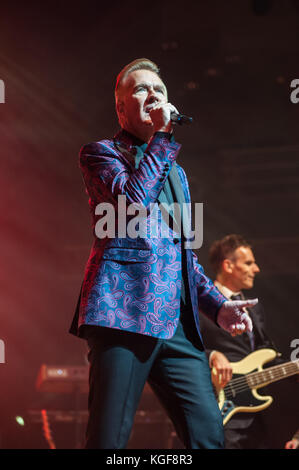 Birmingham, Großbritannien. November 2017. ABC in der Birmingham Symphony Hall als Teil ihrer XYZ Tour Credit: Ken Harrison/Alamy Live News Stockfoto