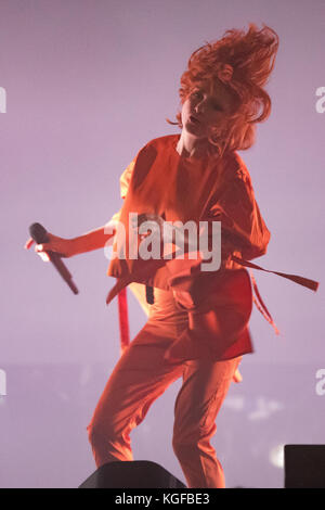 Brighton, Großbritannien. November 2017. Goldfrapp, Alison Goldfrapp im Brighton Dome, England. Quelle: Jason Richardson/Alamy Live News Stockfoto