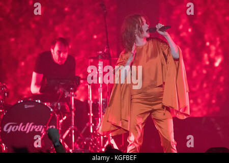 Brighton, Großbritannien. November 2017. Goldfrapp, Alison Goldfrapp im Brighton Dome, England. Quelle: Jason Richardson/Alamy Live News Stockfoto