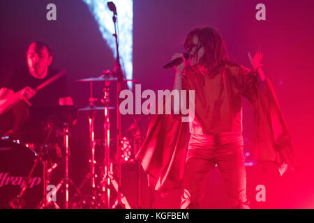 Brighton, Großbritannien. November 2017. Goldfrapp, Alison Goldfrapp im Brighton Dome, England. Quelle: Jason Richardson/Alamy Live News Stockfoto