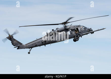 Ein HH-60G Pave Hawk Suche und Rettung und medevac Hubschrauber für die US Luft Kraft an RAF Fairford. Stockfoto