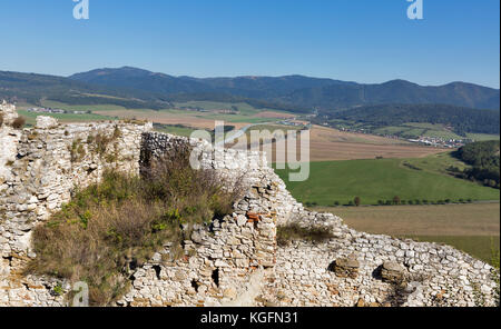 Luftaufnahme von spis Schloss. Nationales Kulturdenkmal der Unesco, ist eine der größten Burgen in Mitteleuropa. Stockfoto