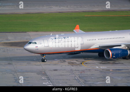 Moskau Sheremetyevo Flughafen, Russland - 24. September 2016: Aeroflot - Russian Airlines Airbus A 330-343 X, VQ-BPI-Rollen zum Flughafen Terminal Stockfoto