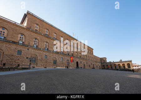 Palazzo Pitti, Florenz, monumentales Renaissancegebäude aus dem 15. Jahrhundert von Filippo Brunelleschi & Luca Fancelli, zu dem auch die Boboli-Gärten gehören Stockfoto