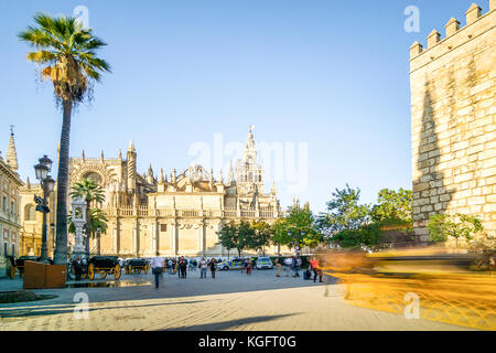 Kathedrale der Heiligen Maria des Siehe mit Pferd, Kutsche, Sevilla, Spanien Stockfoto