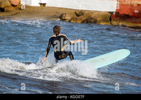 Surfer Spaß in Son de Marina, Mallorca, Spanien Stockfoto