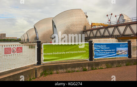 Thames Barrier und Umweltagentur Banner, Greenwich, London Stockfoto