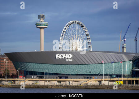 Liverpool pierhead Waterfront. Der Echo Arena. Stockfoto