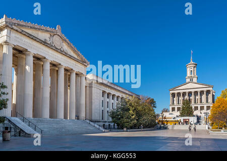 Legislative Plaza mit der Tennessee Generalversammlung Gebäude auf der linken und dem State Capitol rechts, Nashville, Tennessee, USA Stockfoto