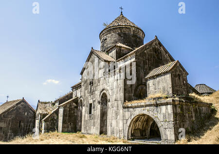 Kirche von St. nshan mit dem Eingang zum Book Depository im Kloster Haghpat in Armenien Stockfoto