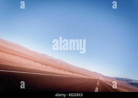 Straße in der Atacama-wüste, Chile Stockfoto