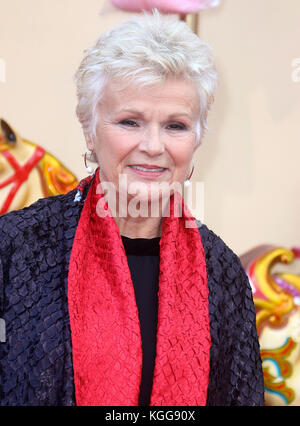 London - 05.November 2017: Dame Julie Walters besucht die paddington 2 Filmpremiere in London Stockfoto